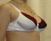 Podprsenka Celesta b�l� s �erno�ervenou krajkou